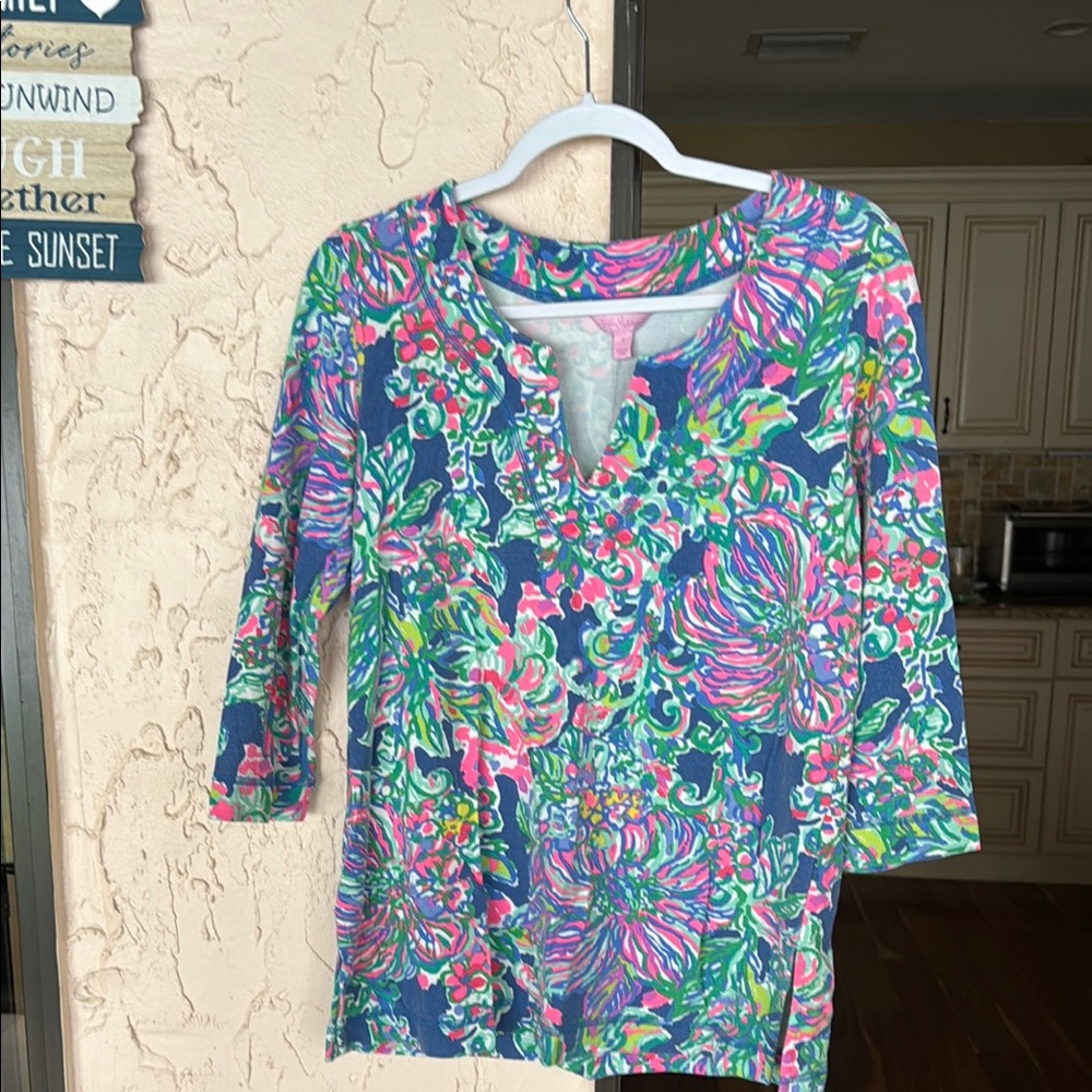 Lilly Pulitzer Graphic Blue and Pink 3/4 Sleeve Blouse